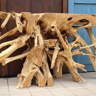 ASPLUND(アスプルンド)で取り扱われるブランドdareelsのTOOR CONSOLE TABLE 130。チーク材の木の根をそのまま活かしたコンソールテーブル♪カフェなど店舗のアクセントにも！BH429