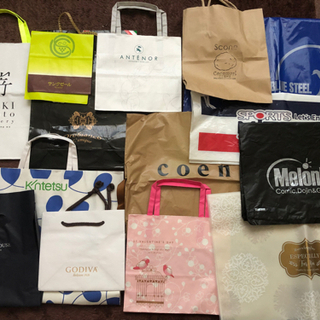 【ネット決済】【取引中】紙袋　ブランド30種以上　枚数30枚以上