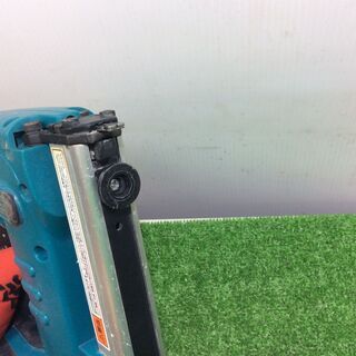 マキタ ST420D 4ミリ充電式タッカ バッテリー2個【リライズ市川行徳店】【店頭取引限定】【中古】