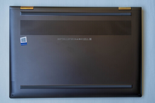 大幅 値下げ！！【美品・完動品・元箱有・付属品完備】HP Spectre x360 15-ch000 i7-8705G/16GB/SSD NVMe M.2 512GB/15.6型 4K液晶 大幅 値下げ！！【美品・完動品・元箱有・付属品完備】HP Spectre x360