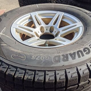 275/70R16  ヨコハマ　スタッドレス　9分山　四駆