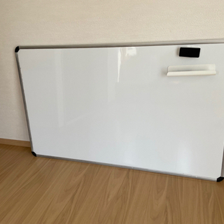 ホワイトボード　白板　151 × 93 cm