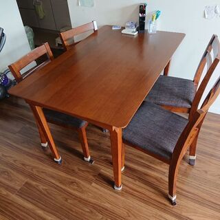 ニトリのテーブル・椅子セット
