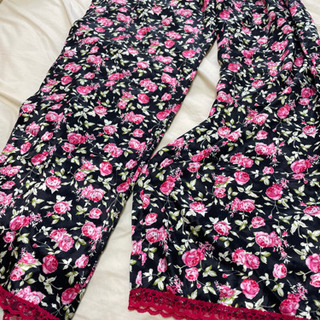 ナイロンのパジャマ