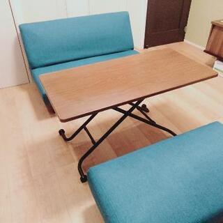 【譲ります】ニトリ昇降式テーブル、ソファベッド