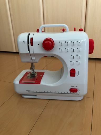 コンパクト電動ミシン　ほぼ新品　美品