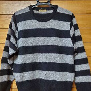 黒とグレー ストライプのセーター