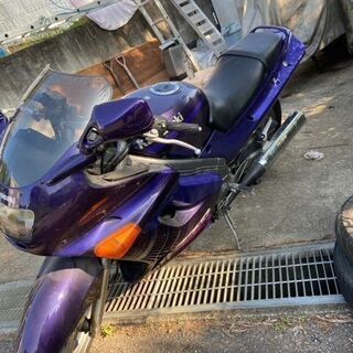車名　カワサキ（ZZR250） 型式　EX250H 年式　平成15年　走行距離2100km