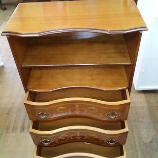 【愛品倶楽部柏店】　クラシック象嵌オープンチェスト　イタリア製　丸脚　【問い合わせ番号　１５５-０１８００２　００２】