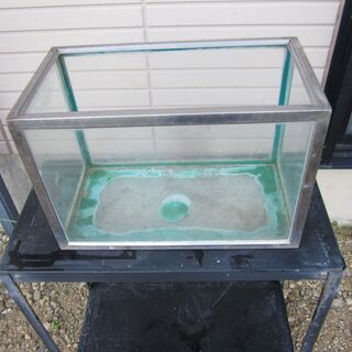 【値下げ】　ステンレス枠の45センチガラスの水槽 