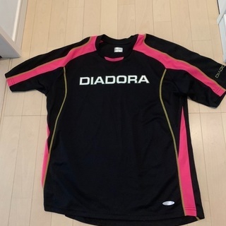 ⚽️DlADORAのTｼｬﾂで500円になります