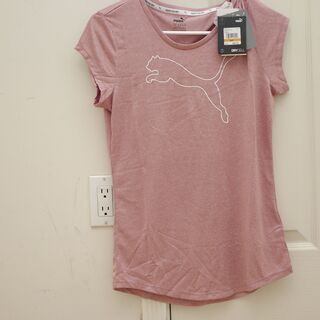 【新品未使用タグ付き】女性用　PUMA　Tシャツ
