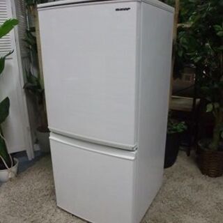 シャープ 2ドア冷蔵庫 137L 付け替えどっちもドア SJ-D14Ｆ-W ホワイト 2020年製 SHARP 冷蔵庫 中古家電 店頭引取歓迎 ■R3993)