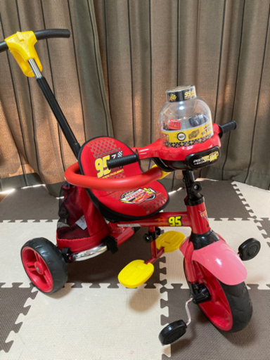 カーズ　三輪車　室内使用