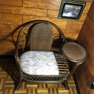 昭和の竹でできた椅子、テーブル、電話台に如何ですか、