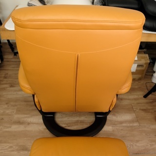 2020年購入 ほぼオブジェ 極上品 大塚家具 マルコーニ2 定価123000円 リクライニングチェア オットマン付き