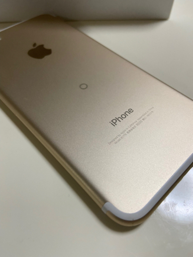 iPhone 7本体　付属品は新品