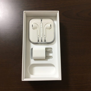 【ネット決済】iPhoneのイヤフォン、USB電源アダプタ