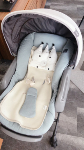 【美品】コンビ最新ハイチェア