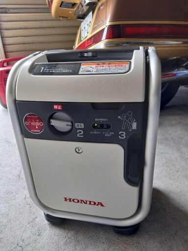 美品！広島市から！ホンダ　エネポ　ガスボンベ式エンジン発電機　流石ホンダ製静かな発電機です、使用時間短く新品同様　純正専用カバー　取扱説明書有り