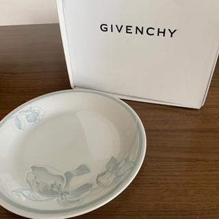 GIVENCHY 皿セット