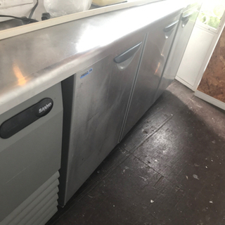 【三重県】業務用　冷凍冷蔵庫 サンヨー　要修理　厨房機器　キッチン　