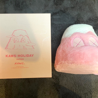 Kaws Holiday Japan ピンクの画像