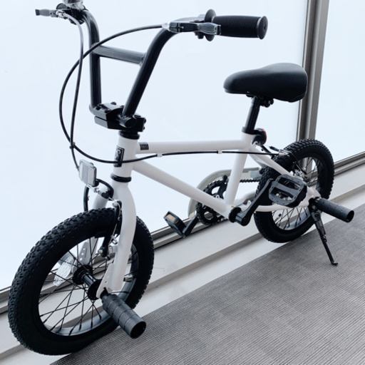 新品未使用　自転車　BMX14インチ　白黒　モノクロ