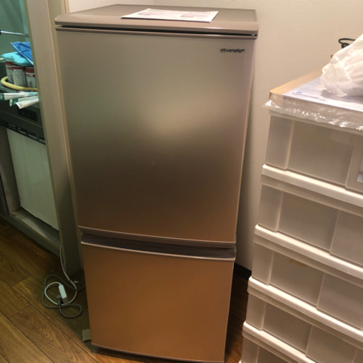 シャープ冷蔵庫　SJ-D14FJ値下げ。