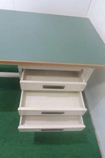サカエ W1800 中量作業台 KT固定式 耐荷重800Kg 鍵なし 【公式通販】