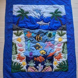 ハワイアンキルト タペストリー□魚柄 壁掛け 約100cm×120cm