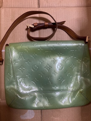 VUITTON ショルダーバック