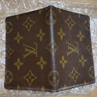 VUITTON パスケース