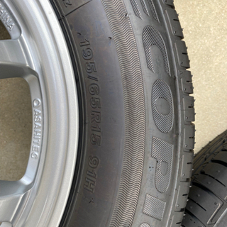 最終値下げ　トヨタ純正　プリウス50系　２１年製　新車外し　195/65R15  タイヤ付　４本セット