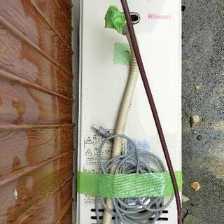 チョーフエコフィール石油給湯器使用2年と石油タンク　及びリンナイLPガス風呂追い焚き器