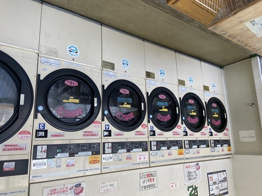 コインランドリーの中古乾燥機13.5kg　エレクトロラックス製（バラ売りひとつの値段です）
