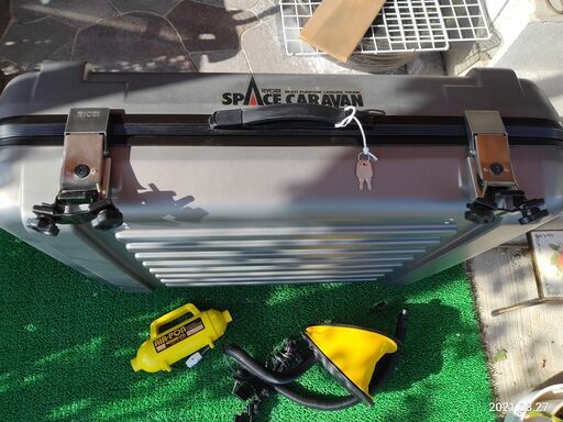 アキレスゴムボートとリョ-ビ車載収納ボックス