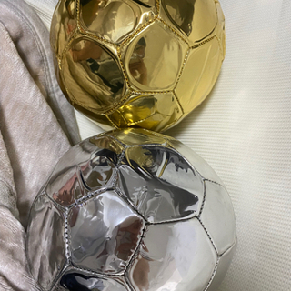 【決定】サッカーボール(柔らかいです)金と銀！