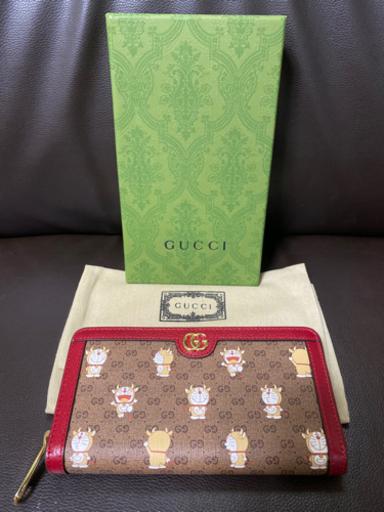 GUCCI牛ドラえもんコラボ長財布