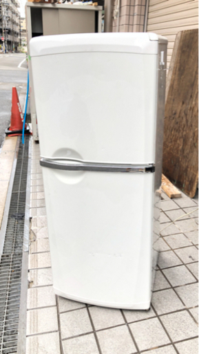 冷蔵庫１３６L⁉️大阪市内配達無料⭕️保証付き