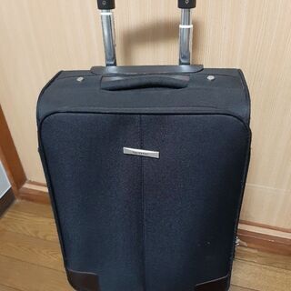 4輪スーツケース/キャリーバッグE