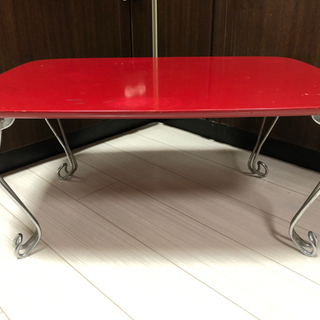 赤色の折りたたみローテーブル