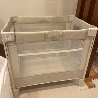 ココネルエアー ミルクホワイト アップリカ ココネルエアー 美品