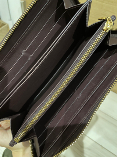 ルイヴィトン ヴェルニ ジッピーオーガナイザー 長財布 アマラント