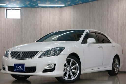 白のセダンはかっこいいに決まってる オトロン館林ic店 古河のクラウンの中古車 ジモティー