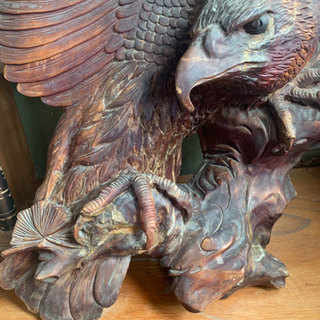 値下げしました 木彫りの置物 ワシ(代理出品)