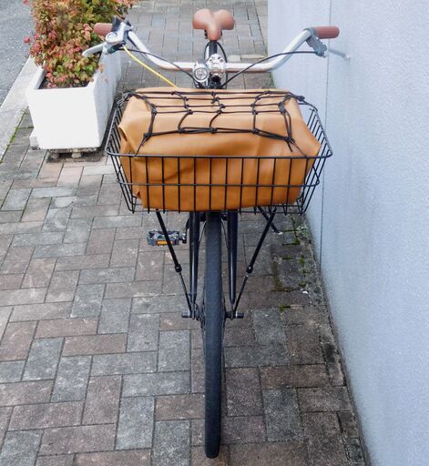 7速のクロスバイク ADEPTバスケット・Nexusダイナモライト付