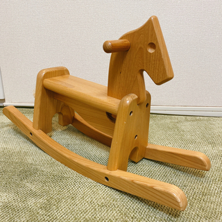 【木のおもちゃ】3歳くらいまで使える木馬おもちゃ