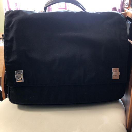 GUCCIビジネスバッグ