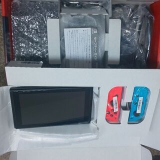 Nintendo Switch 本体 + ゲームソフト3本 + ケース Nintendo Switch本体 ソフト3本セット